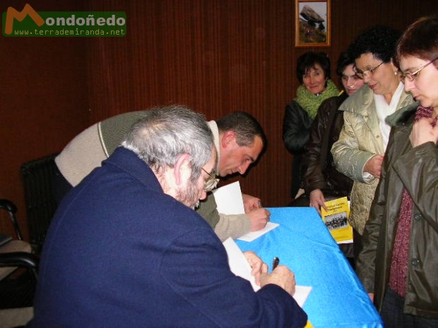 Presentación libro "A Partida Carlista Mindoniense"
Los autores Xose Ruíz Leivas y Andrés García Doural. Foto enviada por MCC.

