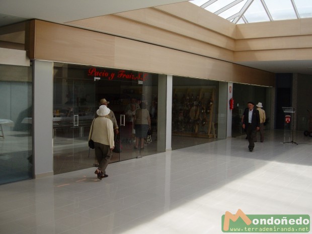 Centro Comercial Peña de Francia
Locales comerciales.
