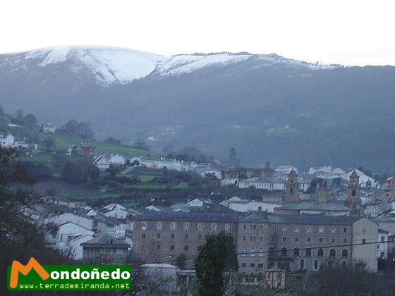 Montes con nieve
Los montes de Mondoñedo con nieve.
