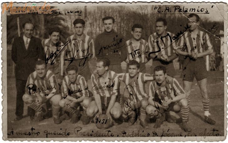 Club Atlético Pelamios
Foto dedicada a Díaz Jácome (presidente del equipo).
