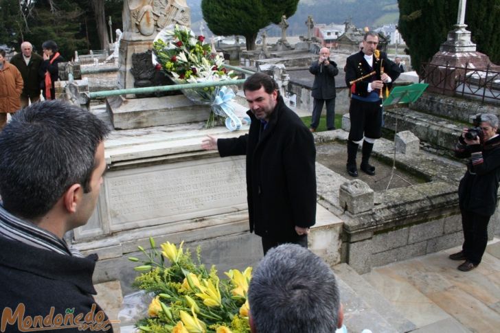 Centenario del Himno Gallego
Ofrenda floral en el cementerio
