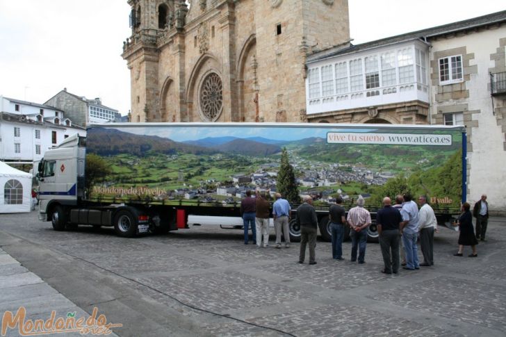 Inauguración Aticca
Camiones rotulados con imágenes de Mondoñedo
