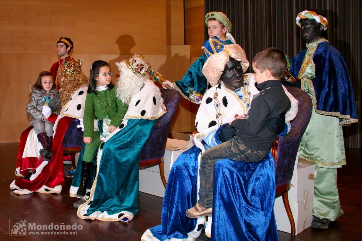 Cabalgata de Reyes
Recibiendo a los niños de Mondoñedo

