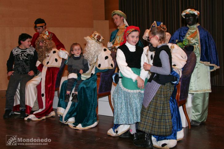 Cabalgata de Reyes
Recibiendo a los niños de Mondoñedo
