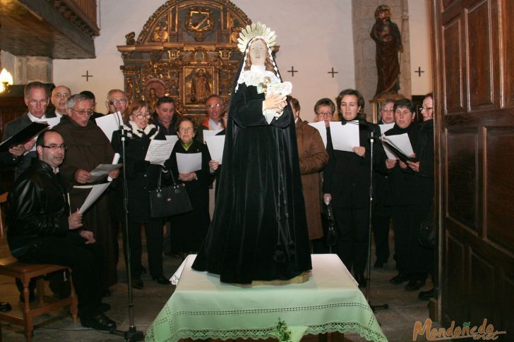 Semana Santa 2009
Cantando a la Virgen en Viernes Santo
