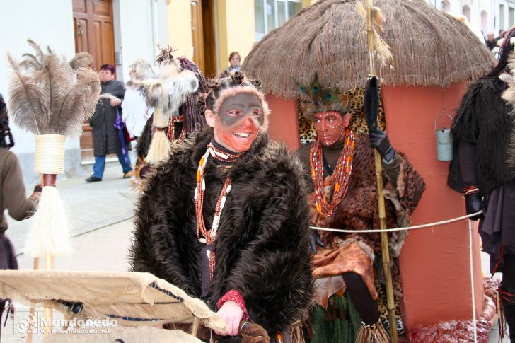 Desfile de disfraces
Perdidos na tribu
