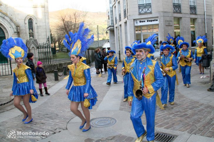 Desfile de disfraces
Charanga "O mellor de cada casa"

