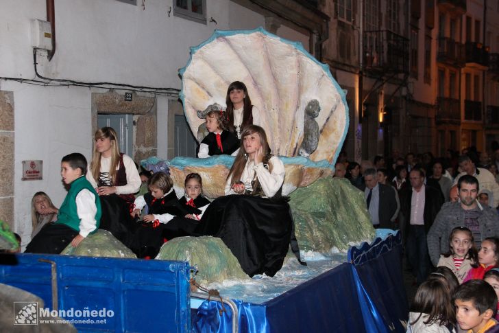 Desfile
Carroza con las Sanluqueiras
