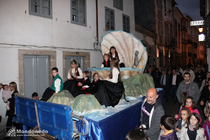 Desfile
Carroza con las Sanluqueiras
