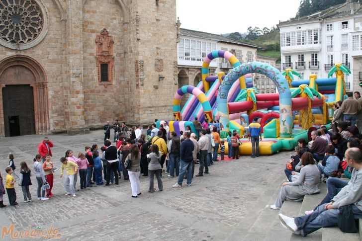 Fiesta infantil
Niños en la plaza
